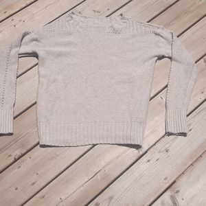 Gap sweater